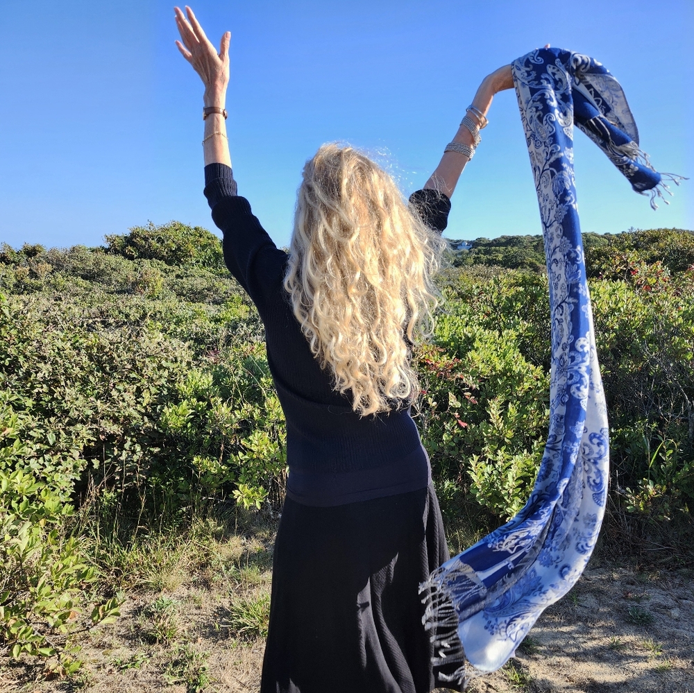 Pure & Woven Stunning Cashmere and Silk Ex Condition Blue Paisley Wrap, $48 - Picture 1 of 13